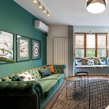 Downtown Retreat: Spacious 2-Br By Unirii Square บูคาเรสต์ ภายนอก รูปภาพ